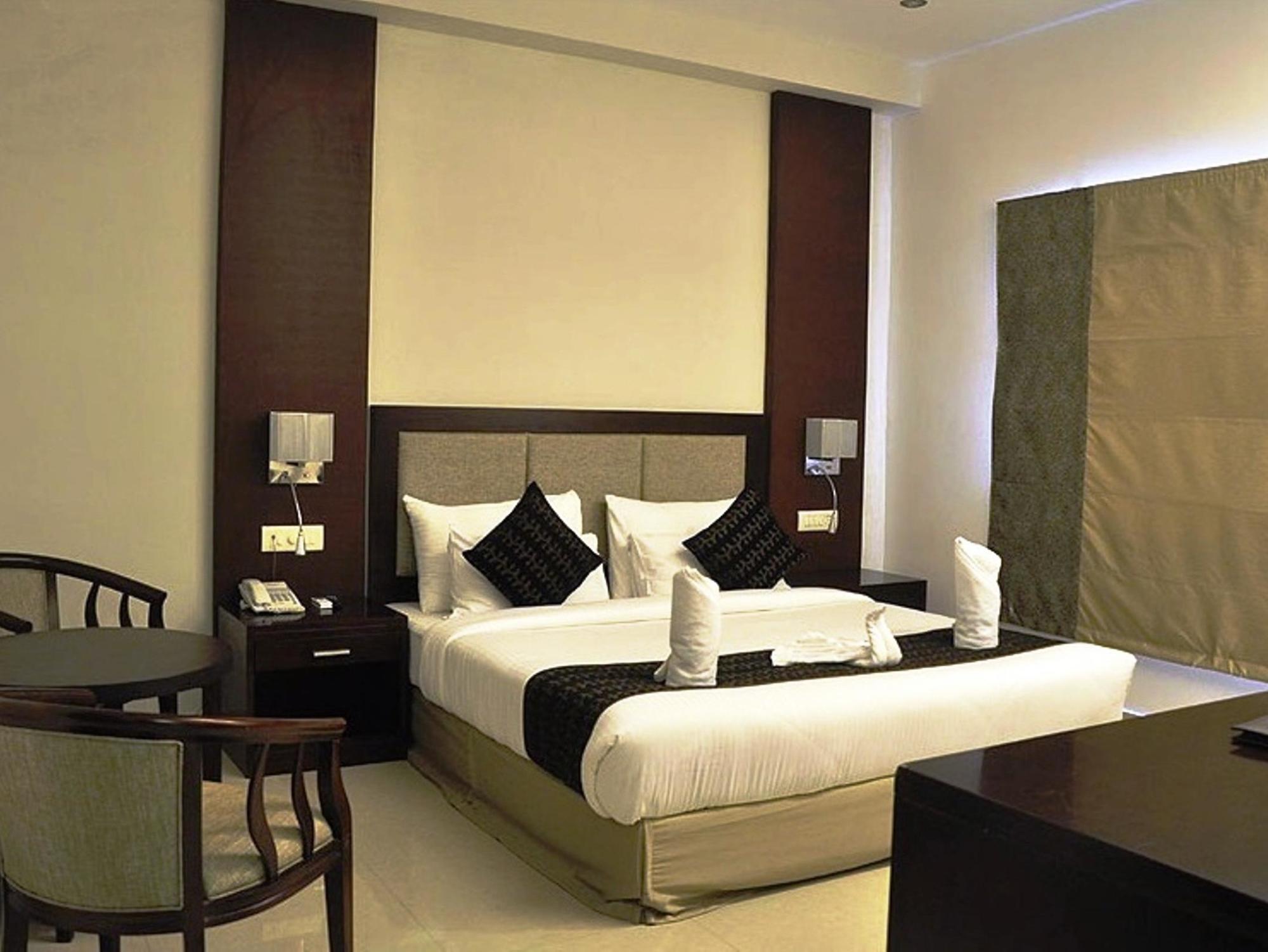 Ananya Regency Hotel Kashipur Exterior photo