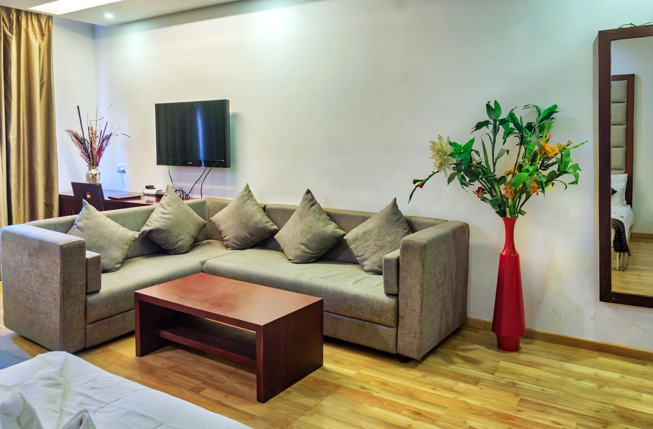 Ananya Regency Hotel Kashipur Exterior photo